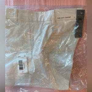 NWT Ann Taylor White City Short
